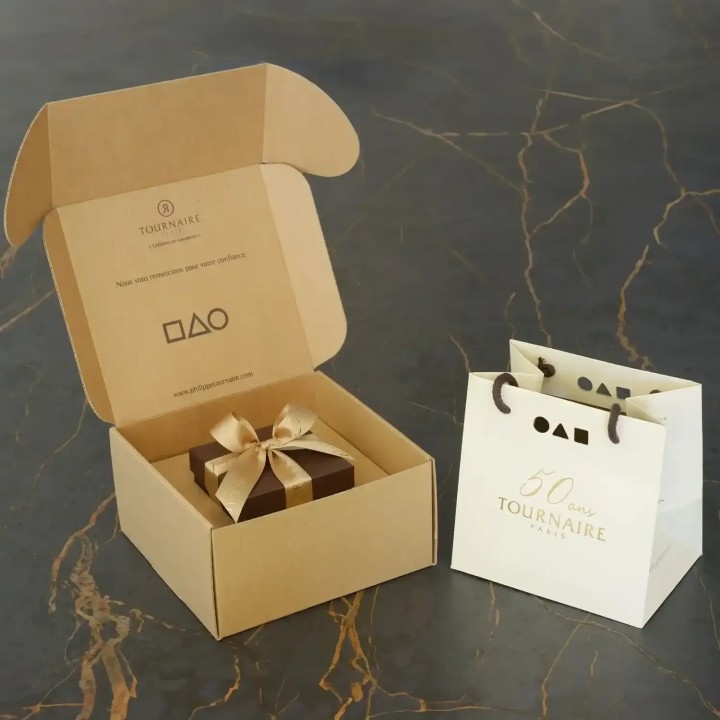 Pendentif Esther Saphir rouge 4 mm et diamants