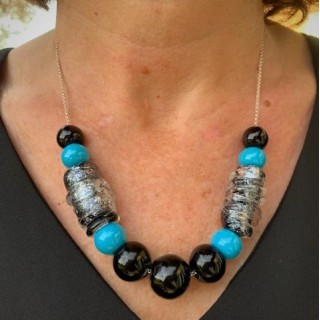 Pushi Collier turquoise et noir perles de verre de Murano paillettes argent Nankou
