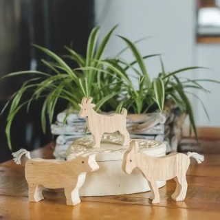 Figurine en chêne massif - Ferme