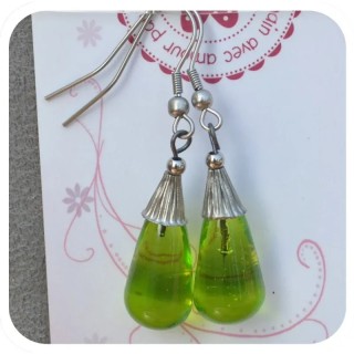 Boucles d'oreilles pendantes • goutte • verre filé • vert