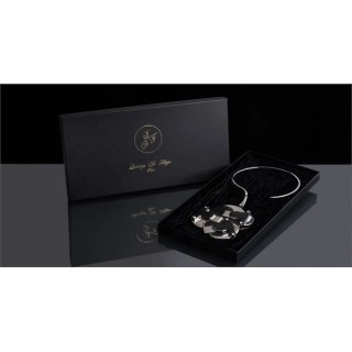 Bijou Haute Couture Modèle " Perlia " en noir et platine brillant