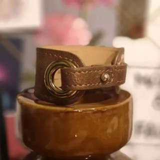 MANCHETTE EN CUIR MARRON