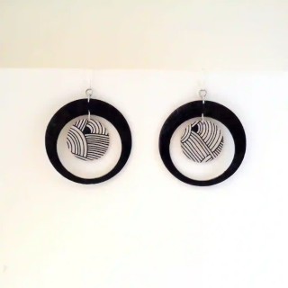 Boucles d'oreille en carton - Grandes Créoles plus 1 - Noir/Blanc Nœuds - Argent 925