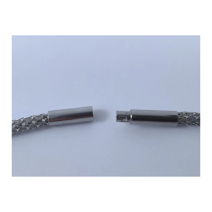 Collier maille tressée inoxydable avec perle de verre de Murano noire Chloe