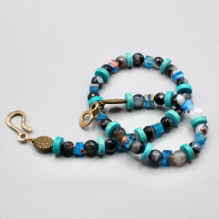 Maissal Katyal Collier Agate, howlite Turquoise et Verre