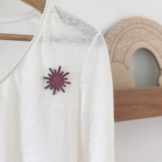 Pin's feutrine pailletée - Soleil rose