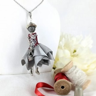 Collier Talisman Poupée Articulée en Labradorite Unique